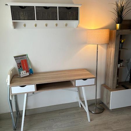 Apartamento Totalmente Reformado Con Piscina Y Jardines Al Lado De La Playa De La Carihuela Torremolinos Bagian luar foto