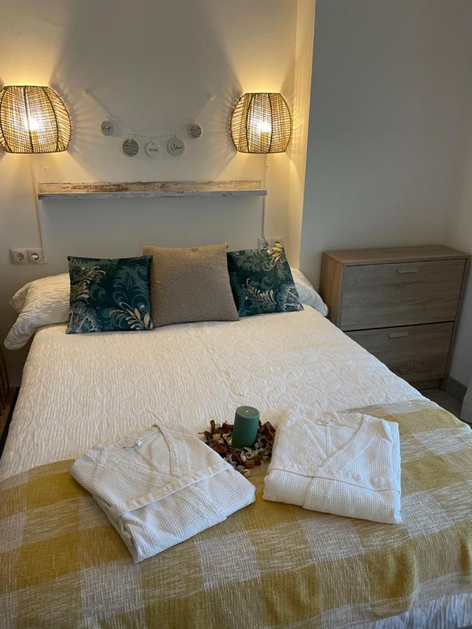 Apartamento Totalmente Reformado Con Piscina Y Jardines Al Lado De La Playa De La Carihuela Torremolinos Bagian luar foto