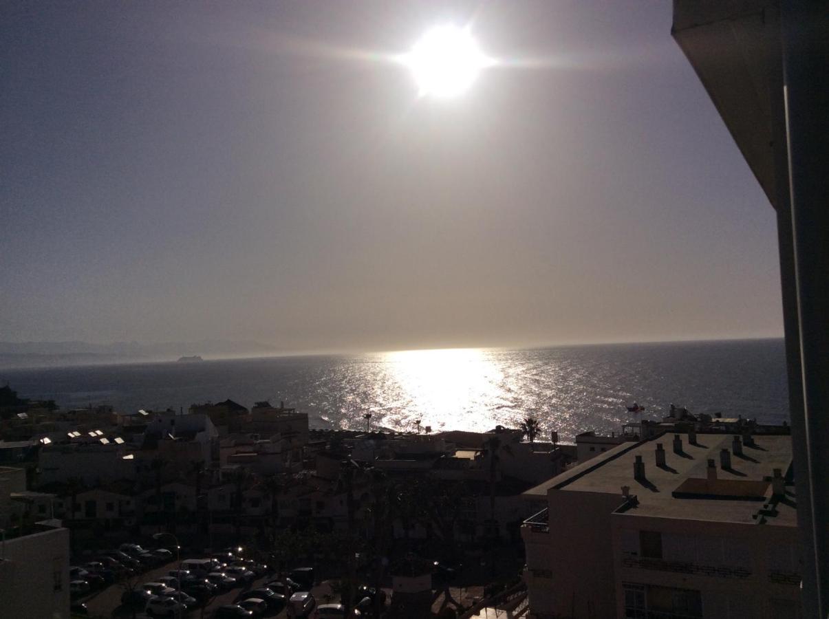 Apartamento Totalmente Reformado Con Piscina Y Jardines Al Lado De La Playa De La Carihuela Torremolinos Bagian luar foto