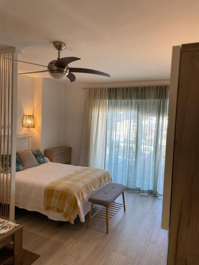 Apartamento Totalmente Reformado Con Piscina Y Jardines Al Lado De La Playa De La Carihuela Torremolinos Bagian luar foto