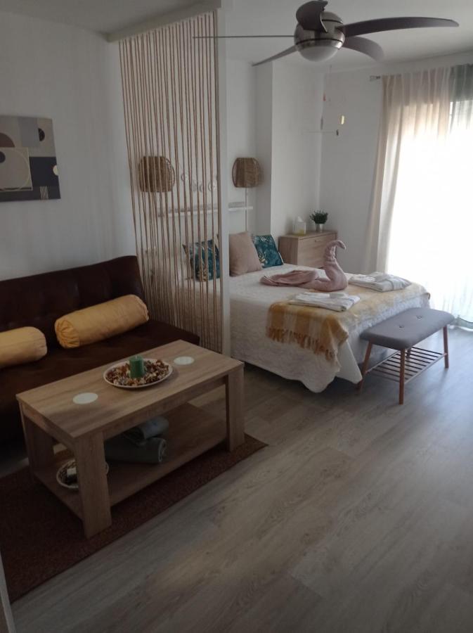 Apartamento Totalmente Reformado Con Piscina Y Jardines Al Lado De La Playa De La Carihuela Torremolinos Bagian luar foto